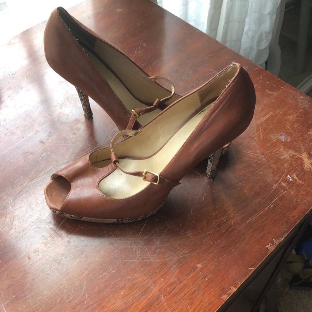 Nine West brown and snakeskin heel